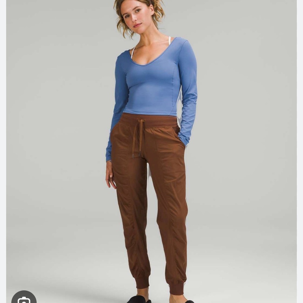 NWT $98 Lululemon Dance Studio MR Joggers size 4